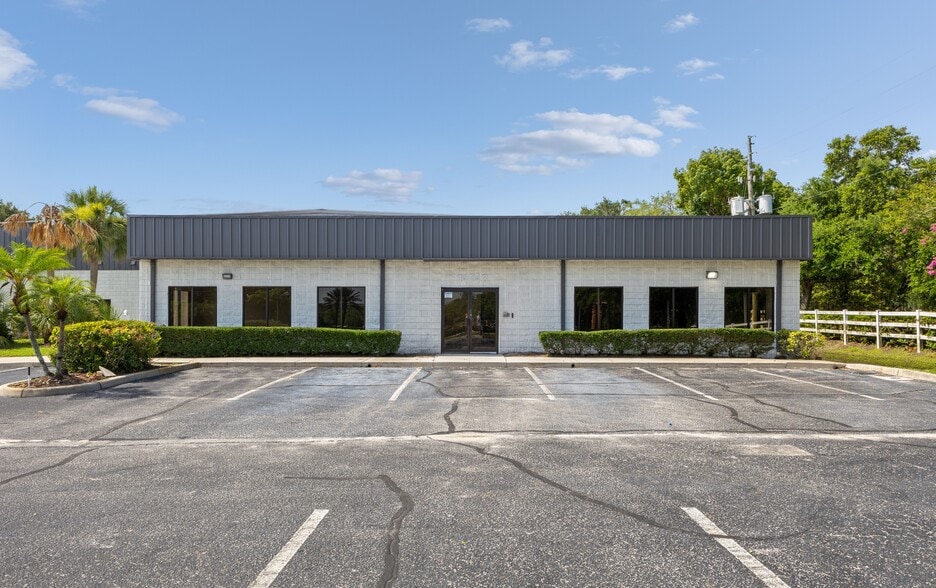 14748 W Colonial Dr, Winter Garden, FL à vendre - Photo principale - Image 1 de 10