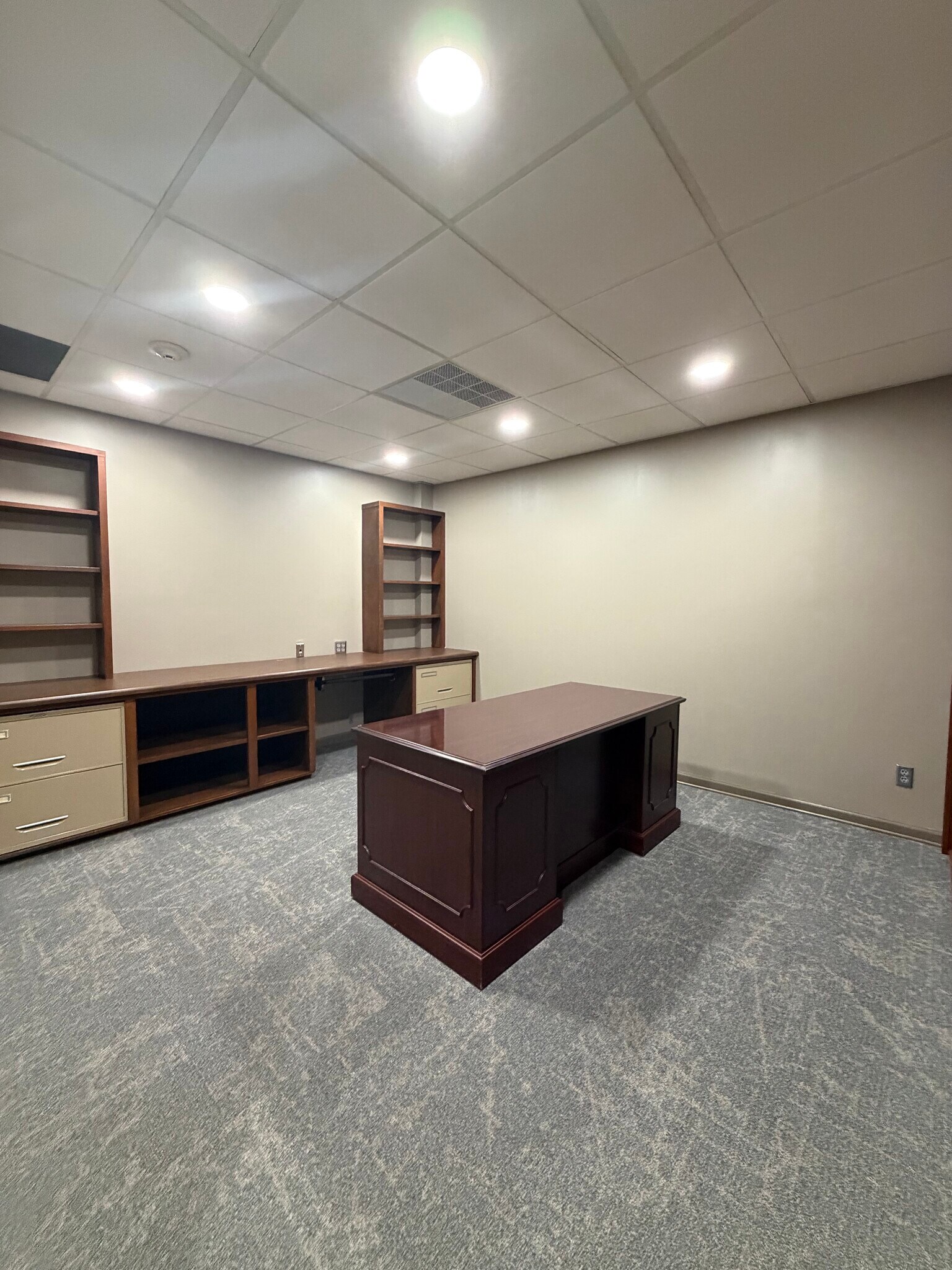 104 E Main St, Johnson City, TN for lease Interior Photo- Image 1 of 4