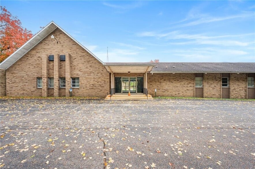 1900 East Ave, Akron, OH for sale - Building Photo - Image 2 of 11