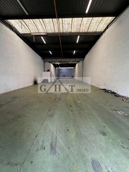 Industrial in SAINT-OUEN-L'AUMONE for lease - Interior Photo - Image 1 of 4