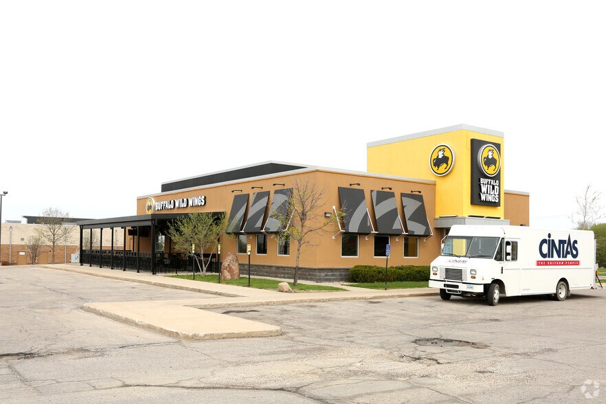 4175 4th St SW, Mason City, IA à vendre - Photo principale - Image 1 de 13