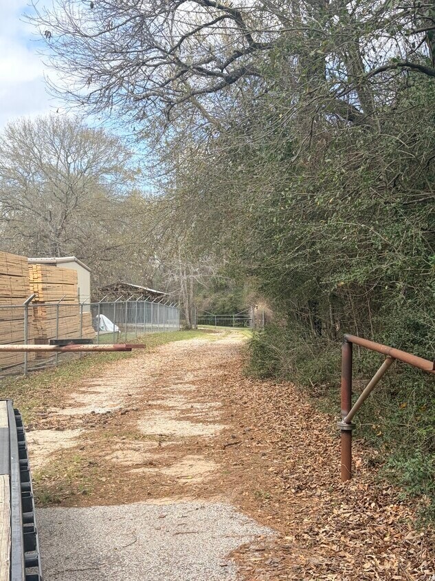 18222 W FM 1097 Rd, Montgomery, TX for lease Primary Photo- Image 1 of 5