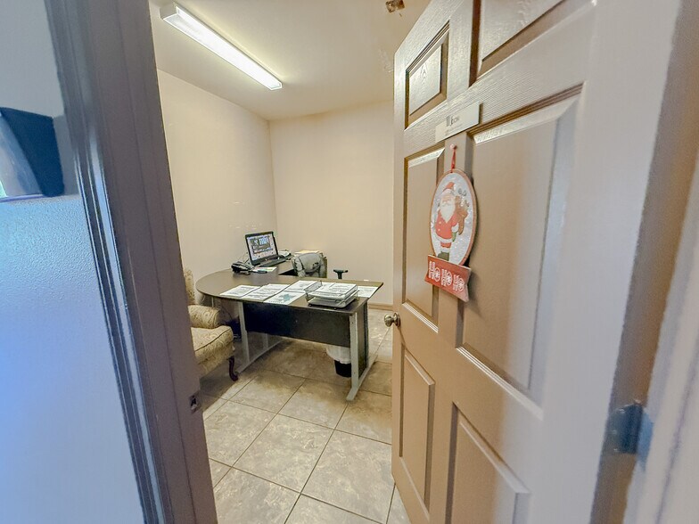 1004 E 6th St, Alice, TX à vendre - Photo du bâtiment - Image 3 de 19