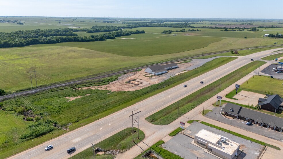 2305 S Main St, Kingfisher, OK à vendre - Aérien - Image 3 de 9