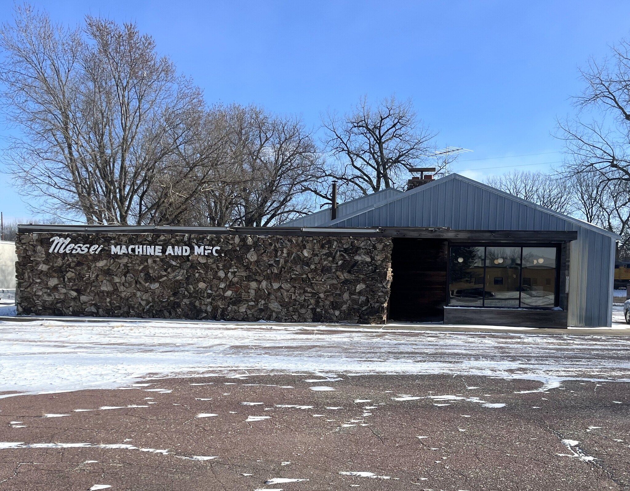 1755 1st Ave N, Windom, MN for sale Primary Photo- Image 1 of 3