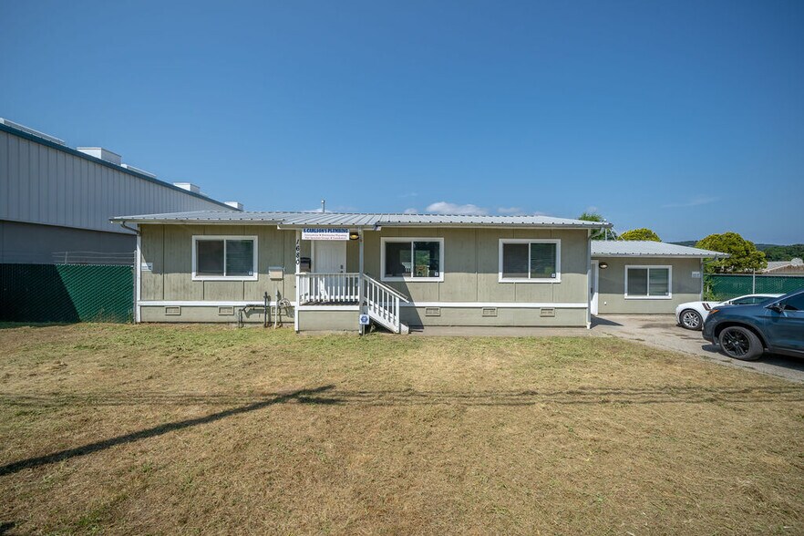 1680 El Camino Real, Atascadero, CA à vendre - Photo du bâtiment - Image 3 de 37