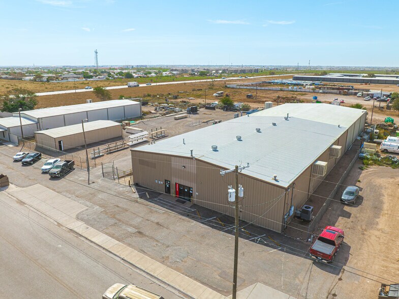 2211 Carter Ave, Midland, TX for sale - Building Photo - Image 2 of 33