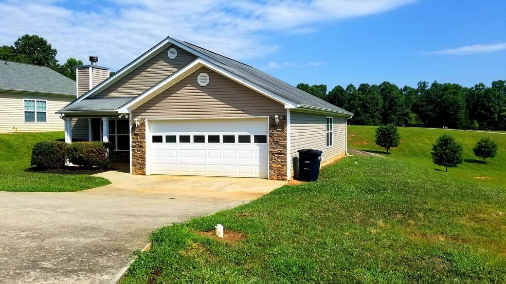 28 Saluda Dr, Demorest, GA for sale - Building Photo - Image 3 of 3