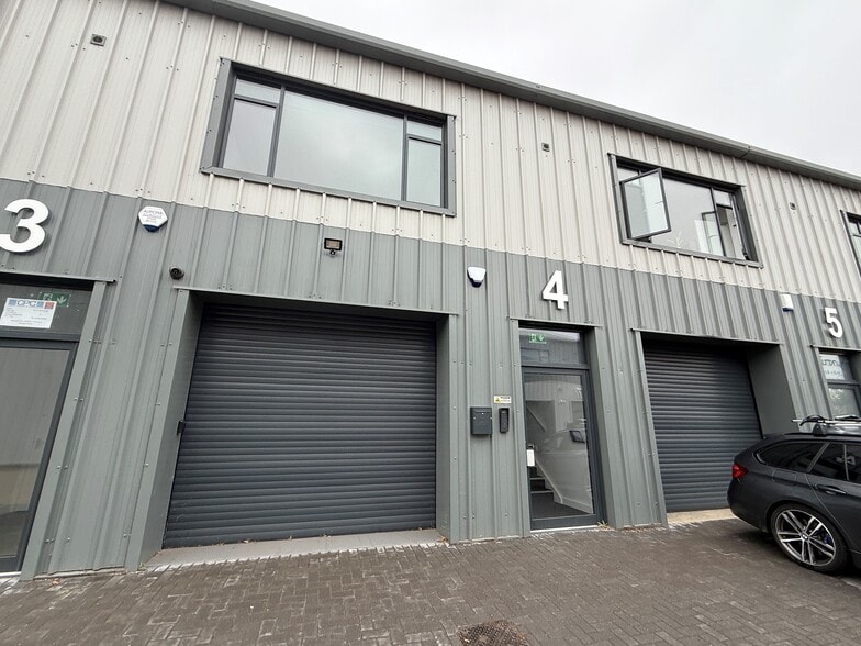 Brownfields, Welwyn Garden City for lease - Building Photo - Image 2 of 14
