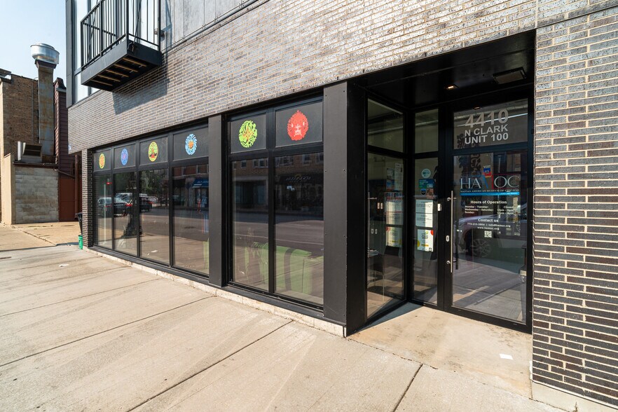 4410 N Clark St, Chicago, IL à louer - Photo du bâtiment - Image 3 de 7