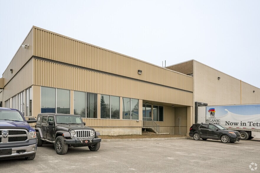 75 Rue De Hambourg, Saint-augustin-de-desmaures, QC à louer - Photo du bâtiment - Image 3 de 4