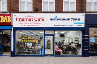 Plus de détails pour 59 The Broadway, Greenford - Commerce de détail à louer