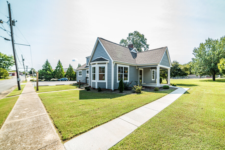 301 Houston, Scottsboro, AL à vendre - Photo du bâtiment - Image 1 de 1