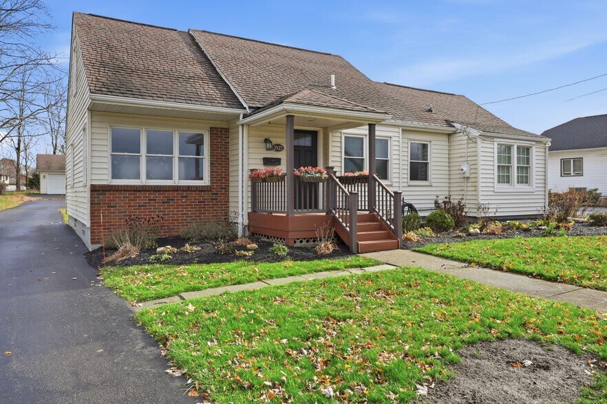 3925 N Buffalo St, Orchard Park, NY à vendre - Photo du bâtiment - Image 3 de 44