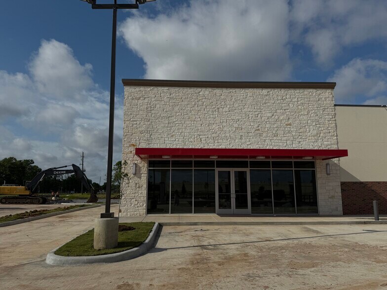 22323 Southwest Fwy, Richmond, TX à louer - Photo du bâtiment - Image 2 de 3