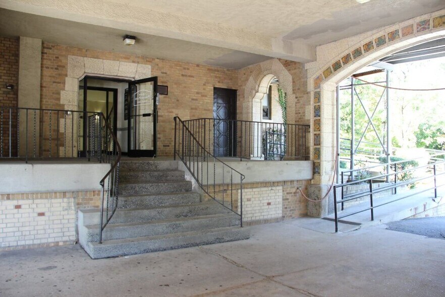 1 Elm St, Tuckahoe, NY à vendre - Photo du bâtiment - Image 3 de 9
