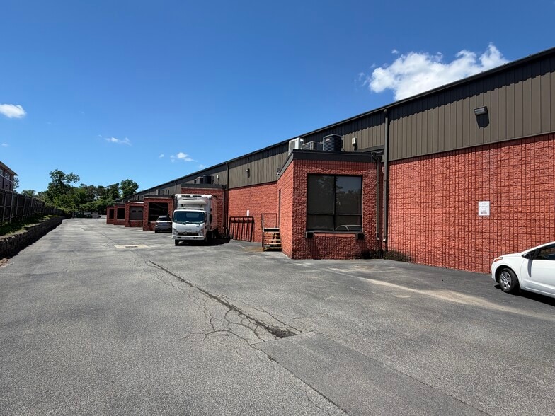 1057 E Henrietta Rd, Brighton, NY for lease - Building Photo - Image 2 of 20