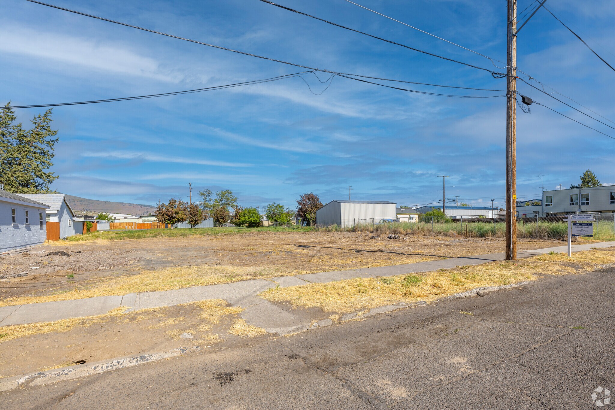 337 Commercial St, Klamath Falls, OR à vendre Photo principale- Image 1 de 4