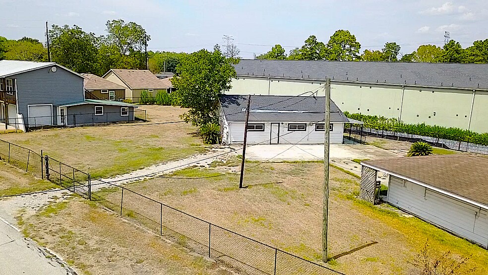 501 Pine St, Crosby, TX à vendre - Photo du bâtiment - Image 2 de 7