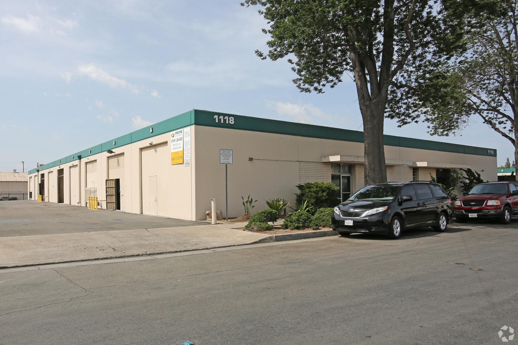 1106 E Walnut St, Santa Ana, CA for lease Primary Photo- Image 1 of 7