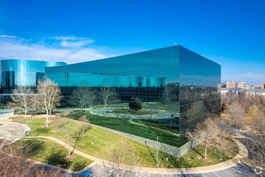 14200 Shady Grove Rd, Rockville, MD for lease - Primary Photo - Image 1 of 6