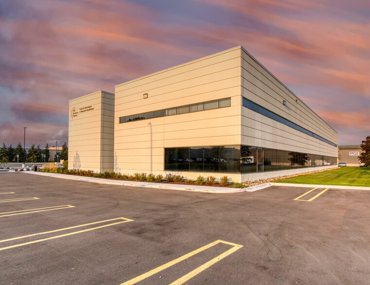 11878 Hubbard St, Livonia, MI for lease - Building Photo - Image 3 of 9