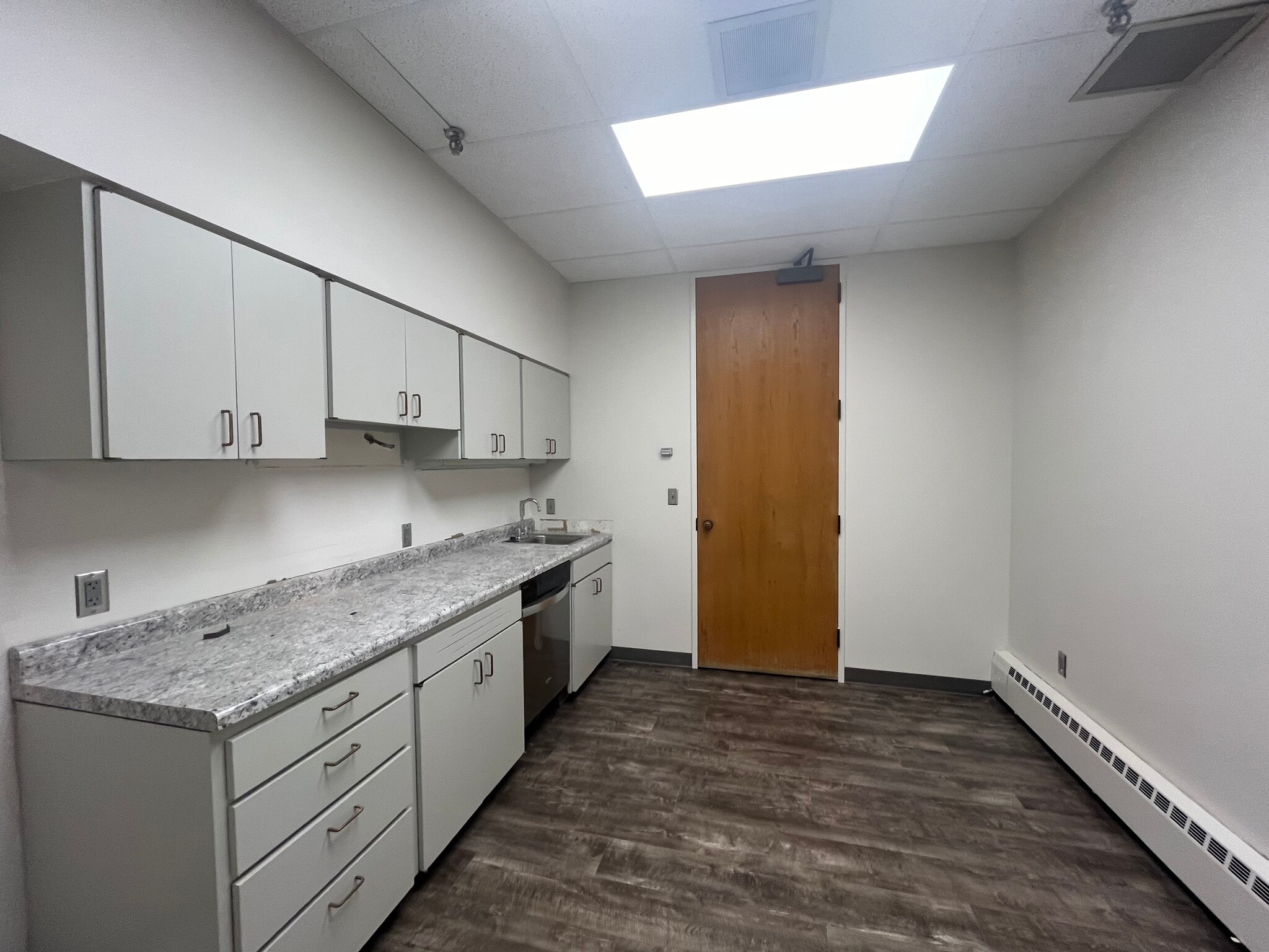 100 N 56th St, Lincoln, NE à louer Photo intérieure- Image 1 de 2