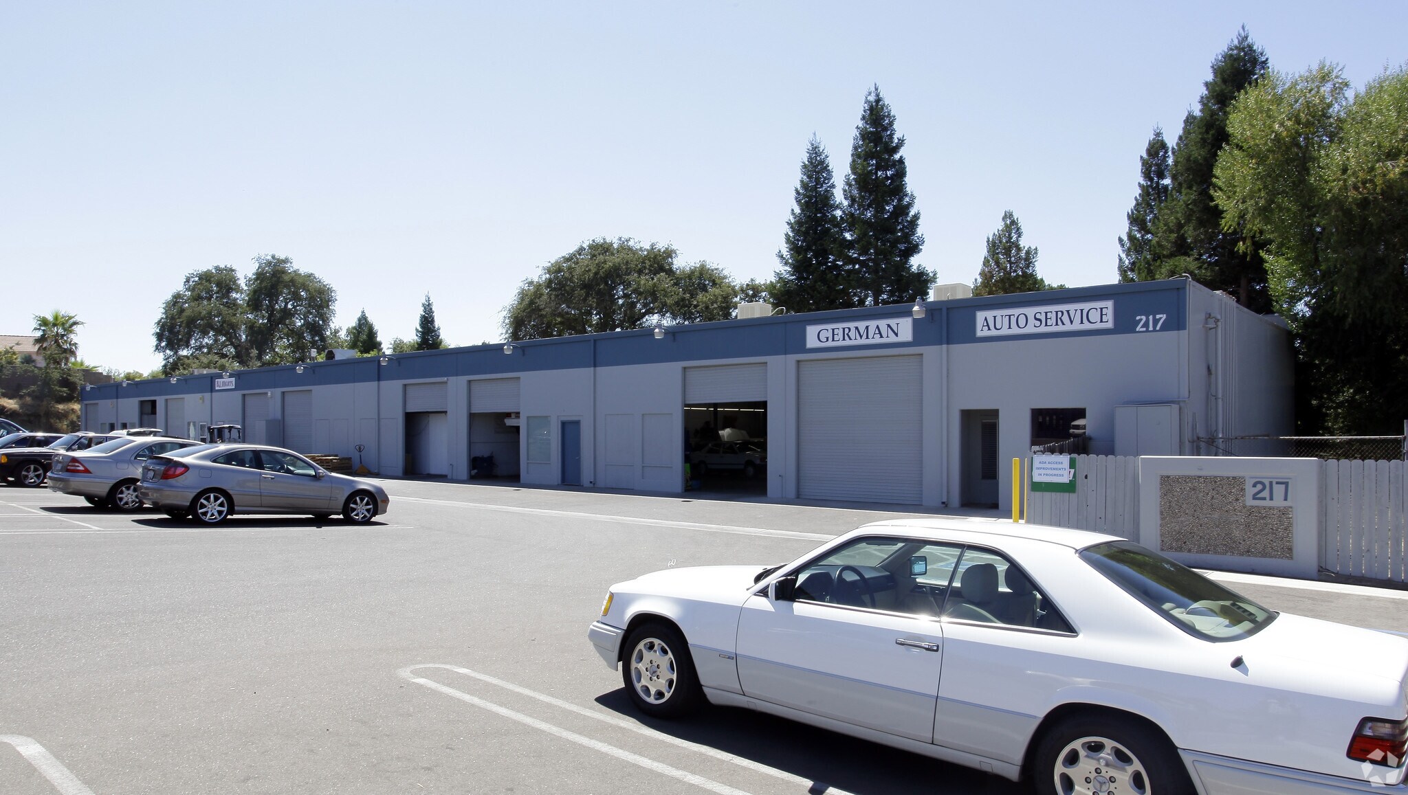 217 Kenroy Ln, Roseville, CA for lease Primary Photo- Image 1 of 8