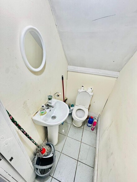 218 Wolverhampton St, Dudley à louer - Photo du bâtiment - Image 2 de 5