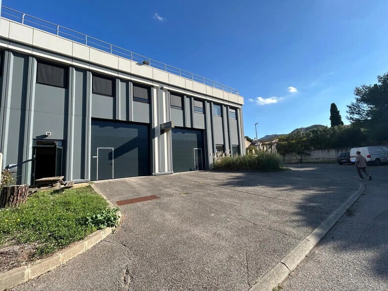 Impasse Paradou, Marseille à louer - Photo du bâtiment - Image 2 de 16