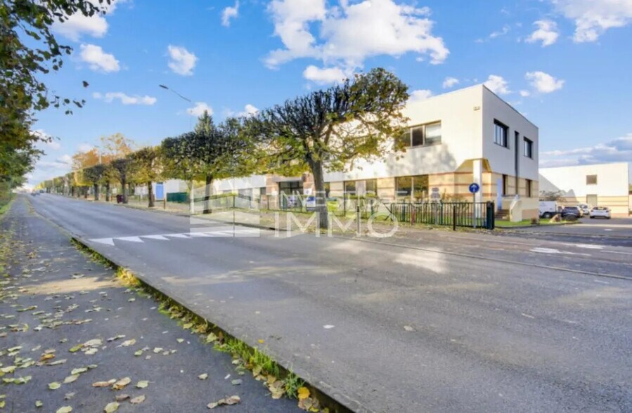 Flex in Champs-sur-Marne for lease - Building Photo - Image 2 of 5