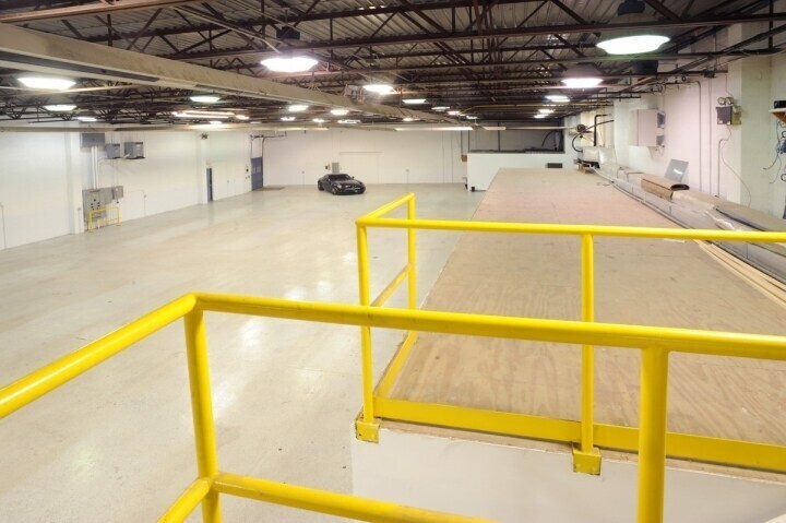 1301-1371 Saw Mill Run Blvd, Pittsburgh, PA à louer - Photo du bâtiment - Image 3 de 12