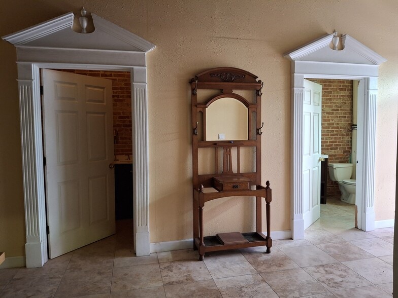 520 S Pinellas Ave, Tarpon Springs, FL à louer - Photo du bâtiment - Image 3 de 6
