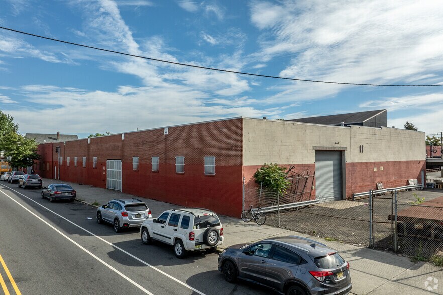 455 Madison Ave, Paterson, NJ à louer - Photo du bâtiment - Image 3 de 10