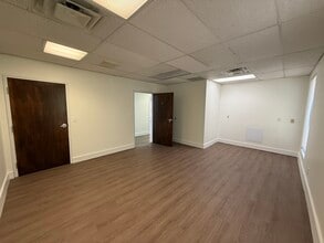4625-4629 S Harvard Ave, Tulsa, OK for lease Interior Photo- Image 2 of 7