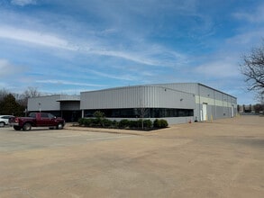 7100 N Santa Fe Ave, Oklahoma City, OK for lease Building Photo- Image 1 of 5