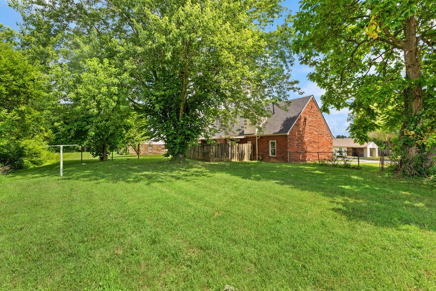 815-817 Lancelot ct, Jeffersonville, IN à vendre - Photo du bâtiment - Image 3 de 31