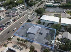 300 SW Federal Hwy, Stuart, FL à vendre Photo du bâtiment- Image 2 de 25