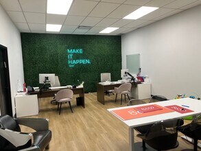 4865-4891 Rue Jarry E, Montréal, QC for lease Interior Photo- Image 2 of 5