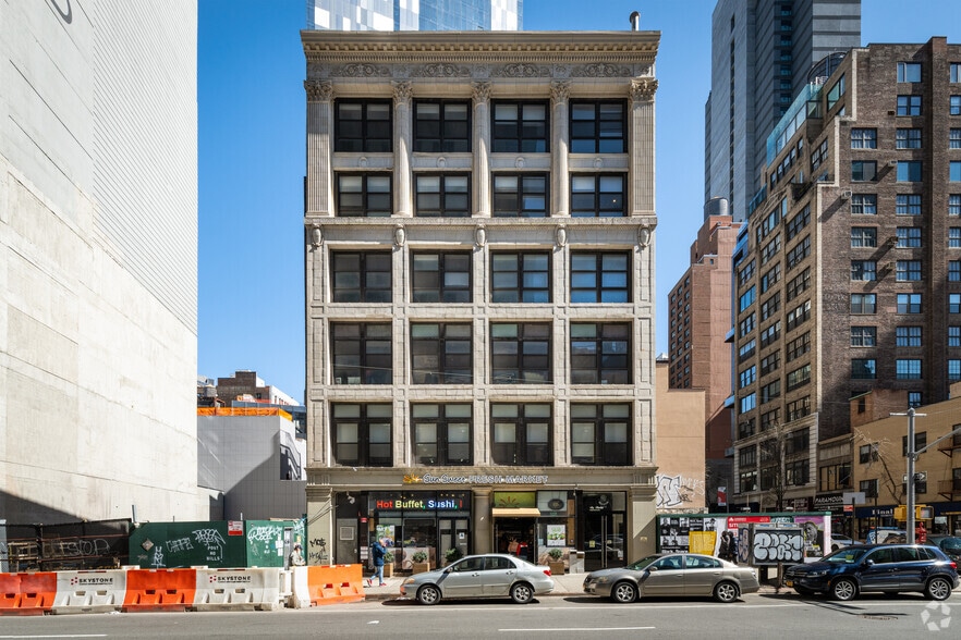 838 Sixth Ave, New York, NY à louer - Photo du bâtiment - Image 3 de 10