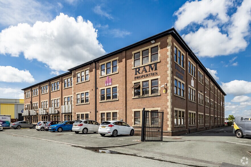 Dallam Ln, Warrington à louer - Photo du bâtiment - Image 1 de 3