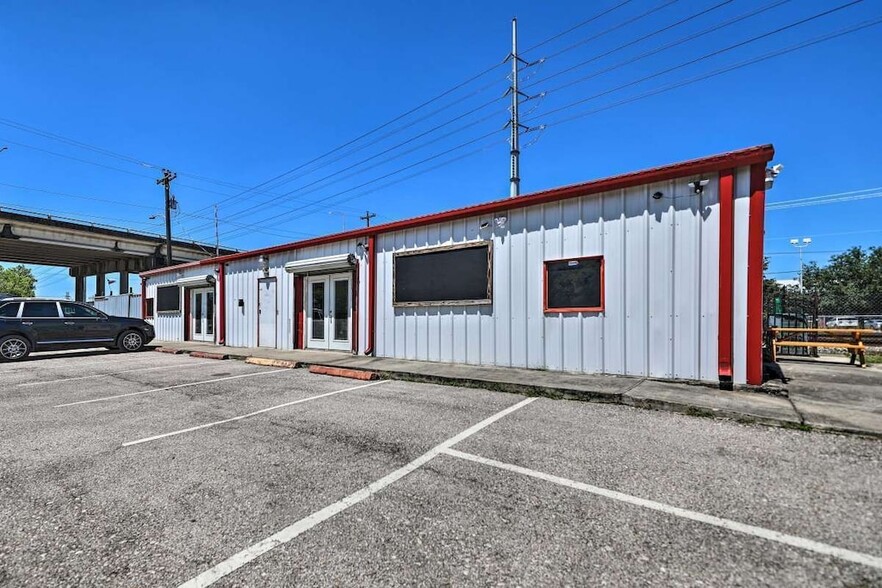 6555 Navigation Blvd, Houston, TX for lease - Building Photo - Image 3 of 51