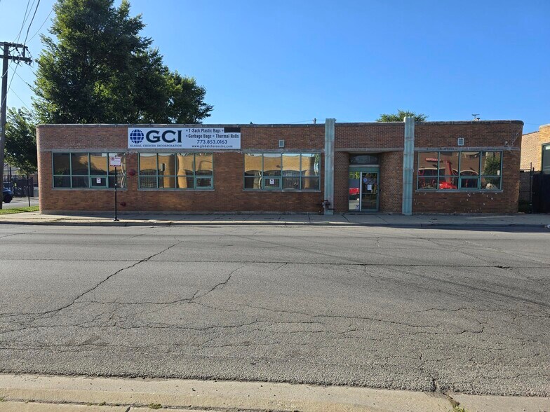 4535 W Addison St, Chicago, IL à louer - Photo du bâtiment - Image 1 de 10
