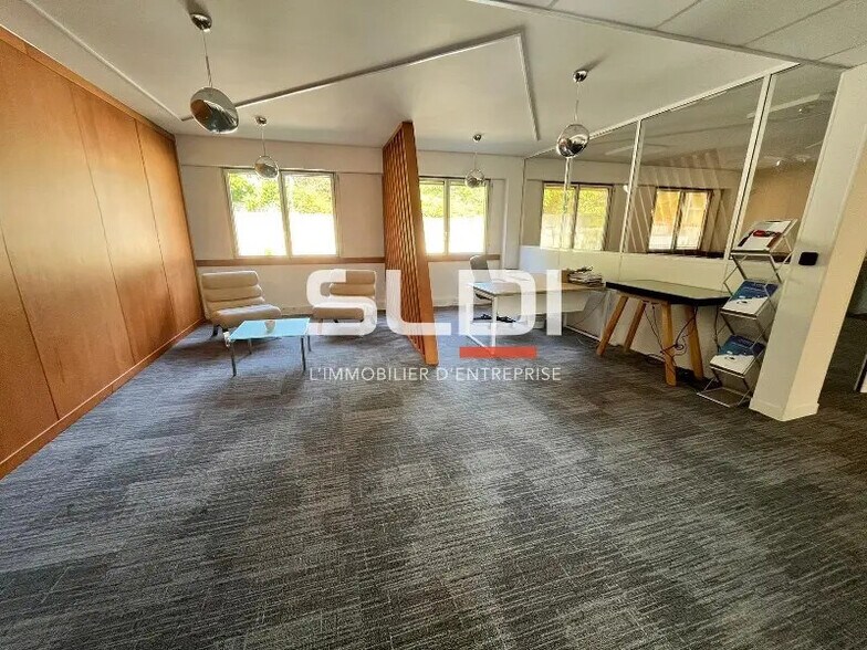 Bureau dans Écully à louer - Photo intérieure - Image 2 de 12