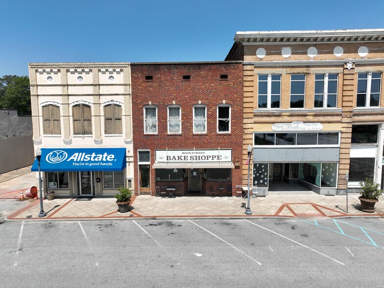 104 W Main St, Clinton, SC for sale - Building Photo - Image 1 of 8