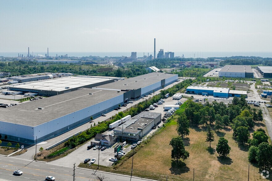 2520 Royal Windsor Dr, Mississauga, ON à vendre - Aérien - Image 3 de 3