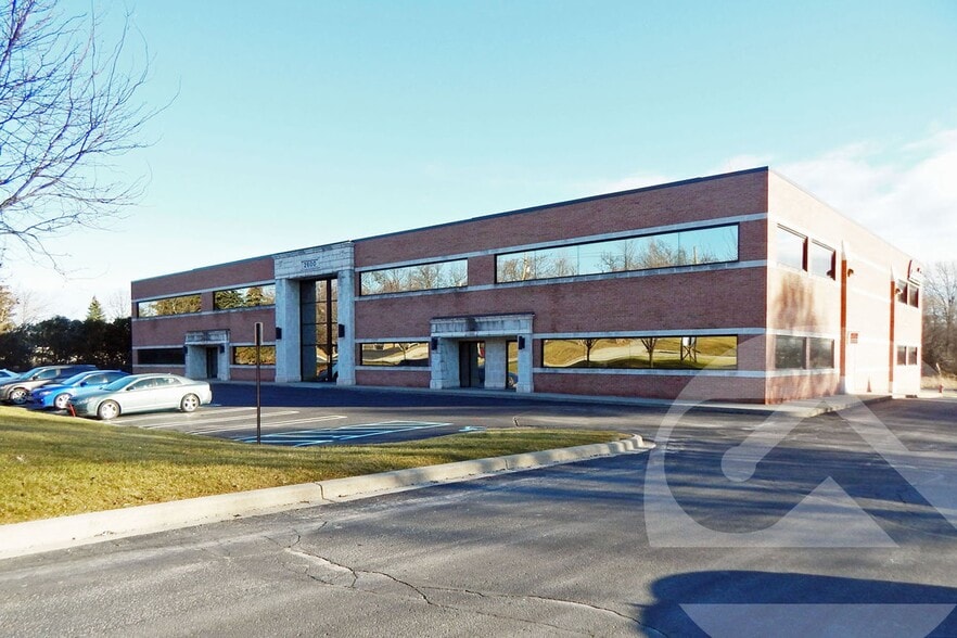 2600 Auburn Rd, Auburn Hills, MI à vendre - Photo du bâtiment - Image 2 de 4