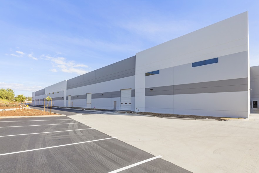 2882 Whiptail Loop E, Carlsbad, CA for lease - Building Photo - Image 3 of 17