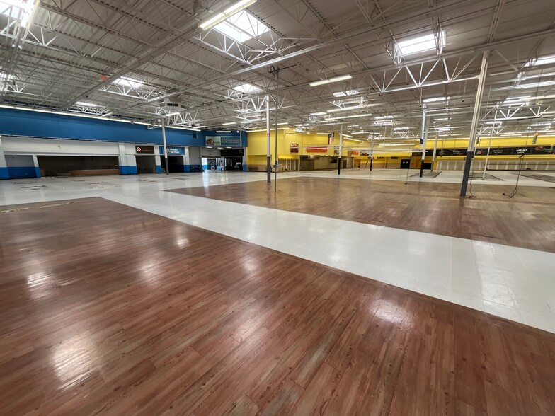 3155 W Wheatland Rd, Dallas, TX à vendre - Photo du bâtiment - Image 3 de 5