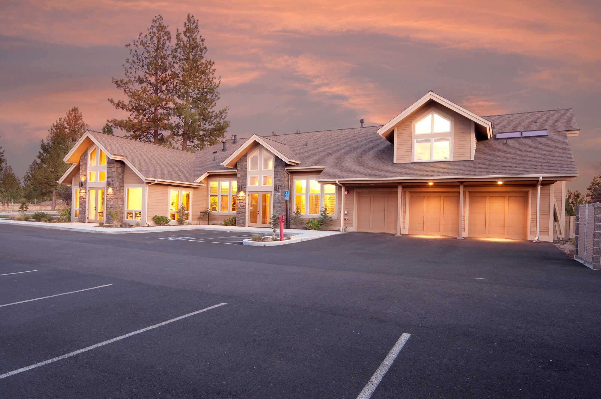 593 NW York Dr, Bend, OR à vendre Photo principale- Image 1 de 9